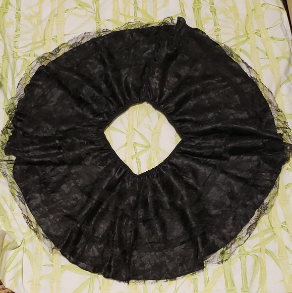 Black lace overlay corset with matching tutu 2xl - Picture 6 of 6